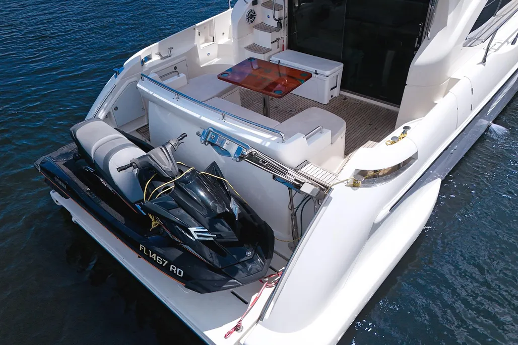 Yacht Photo 10